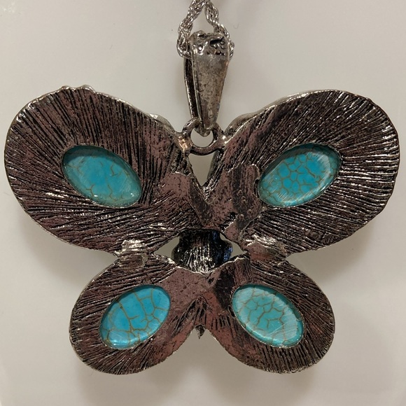 NWOT - Silvertone & Turquoise Butterfly Pendant Chain Necklace & Earring Set - Picture 10 of 13